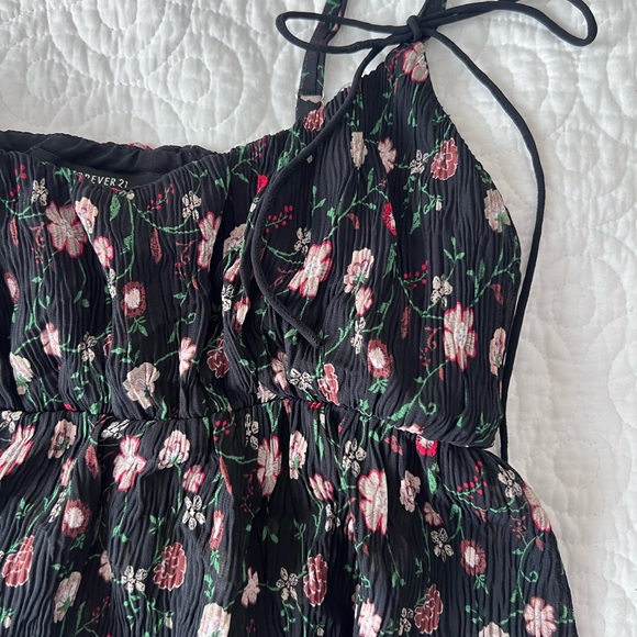 Floral Crop Top - Picture 4 of 9